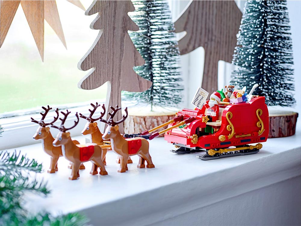 Brickly - LEGO Christmas Sets - Santa Sleigh - Feature