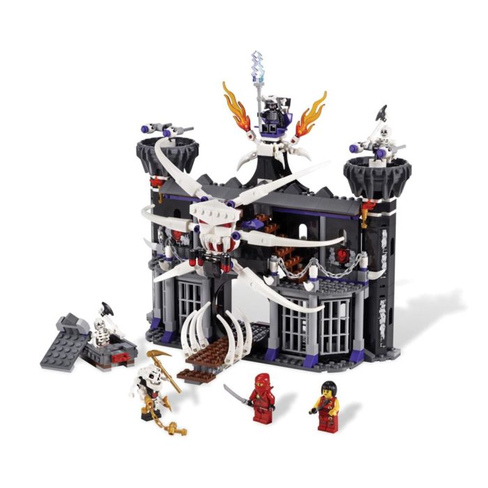 Brickly - 2505 Ninjago - Garmadon's Dark Fortress - Assembled